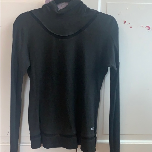 ALO SWEATSHIRT size medium. perfect condition. - Picture 1 of 4